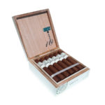 Horacio 10 aniversario box open angle
