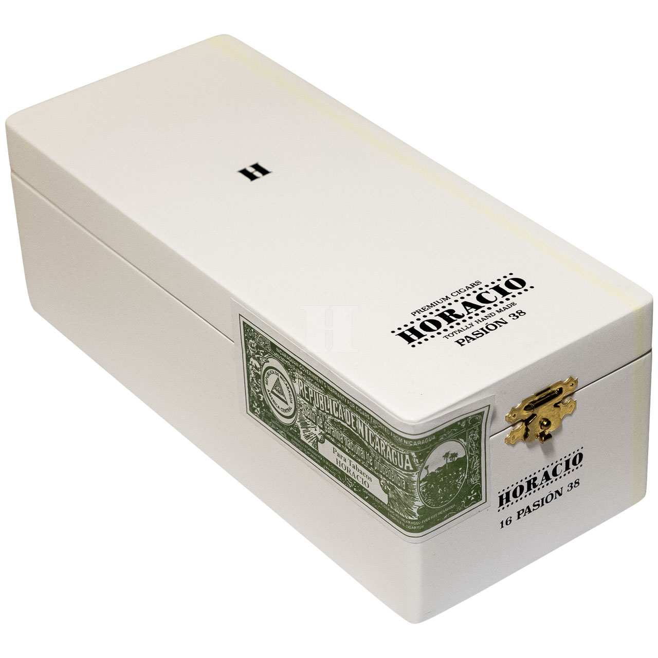 Horacio Pasion 38 box close angle